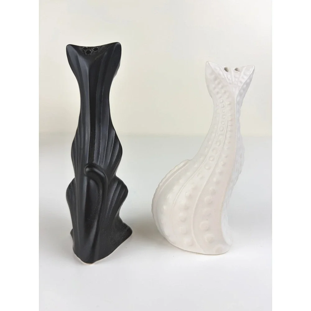 Jonathan Adler Cat Salt & Pepper Shakers Black White Porcelain w/ Original Box